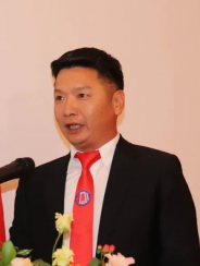 第一常务副会长陈积华